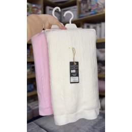 Теплий плед для немовляти білий та рожевий – в’язка та плюшевий