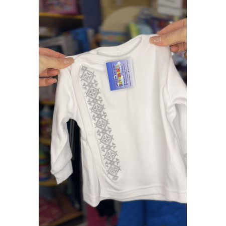 Комплект для хрещення хлопчика з срібною вишивкою: сорочка, штанці, чепчик та шапочка